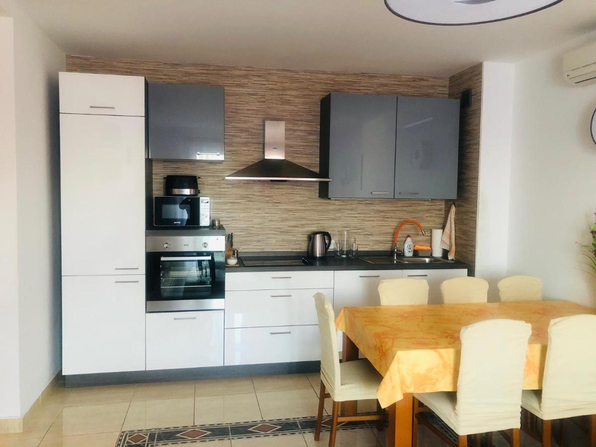 Apartment Svetlana Selce Bagian luar foto