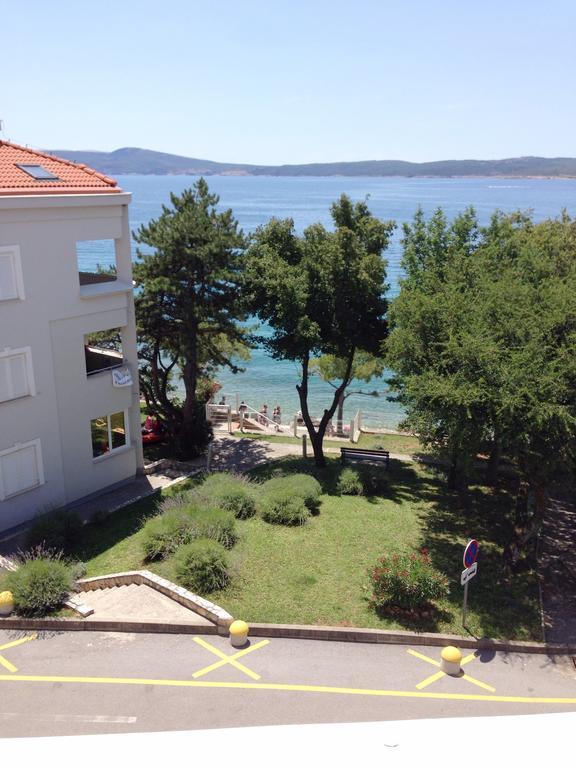 Apartment Svetlana Selce Bagian luar foto