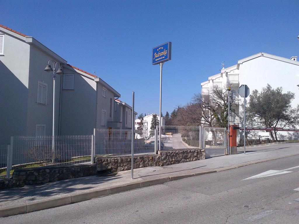 Apartment Svetlana Selce Bagian luar foto