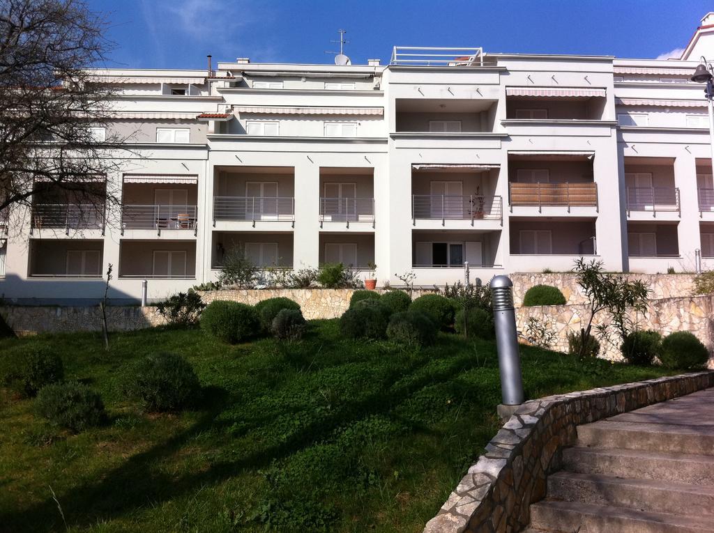 Apartment Svetlana Selce Bagian luar foto